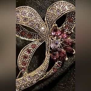 !!Bundle me!! 💖 Elegant Aubergine Floral Brooch